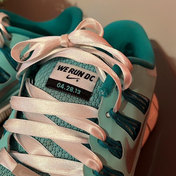 RARE Limited edition, Nike free 5.0 We run DC 2013 Tiffany blue, women’s size 6 - Picture 2 of 10